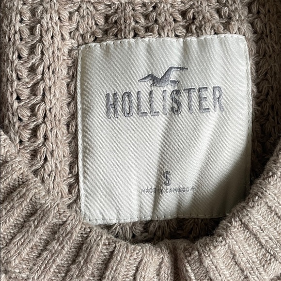 Hollister Men's Taupe Crewneck Sweater - Picture 7 of 9